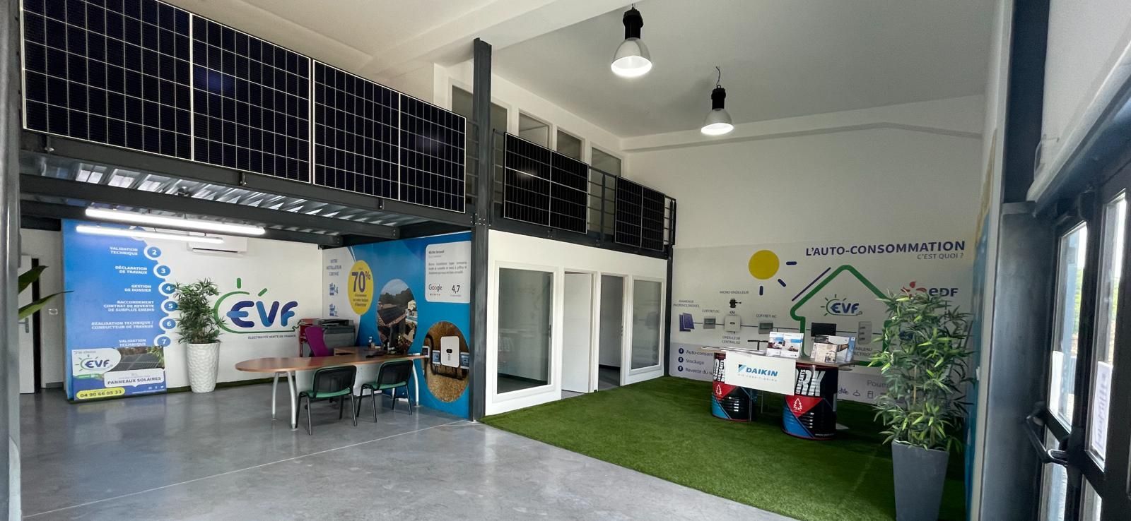 Intérieur de l'agence de EVF.