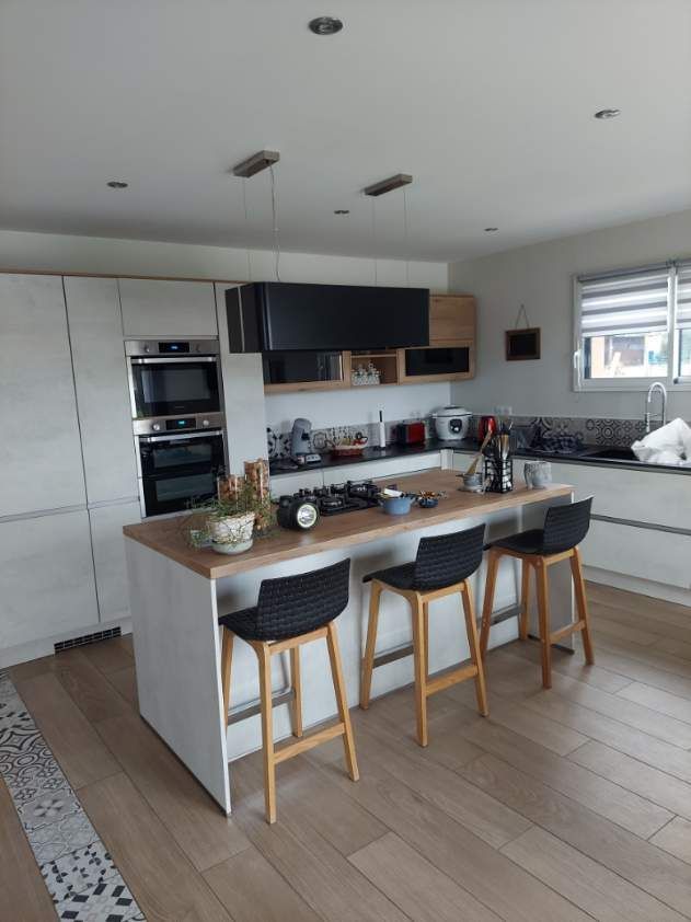 Cuisine moderne refaite aux tendances actuelles