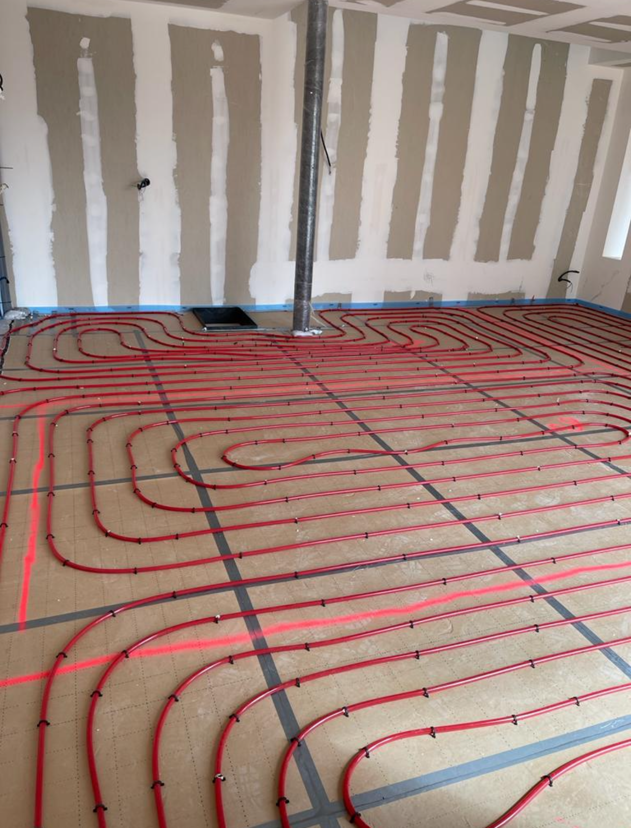 Pièce entière avec plancher chauffant.