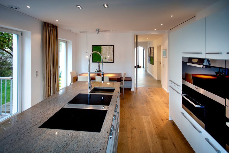 Versorgungsraum mit Heizung und Elektrik