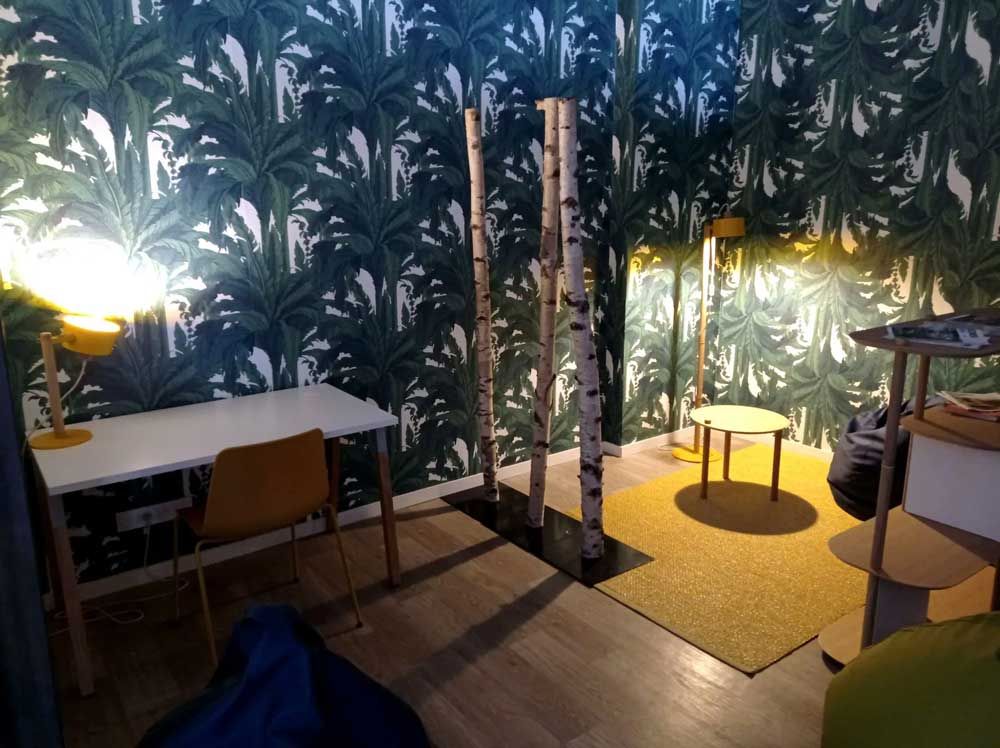 Intérieur d'un espace At Home - coin lecture