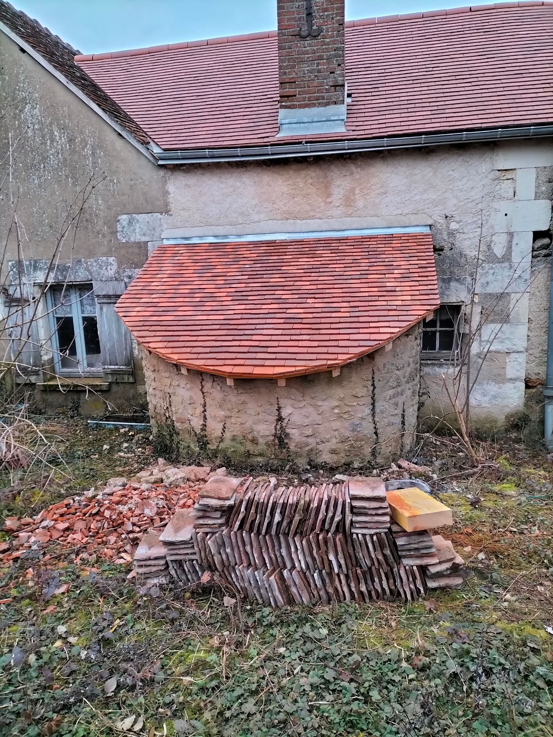 Rénovation de toiture en tuile : maison et dépendance
