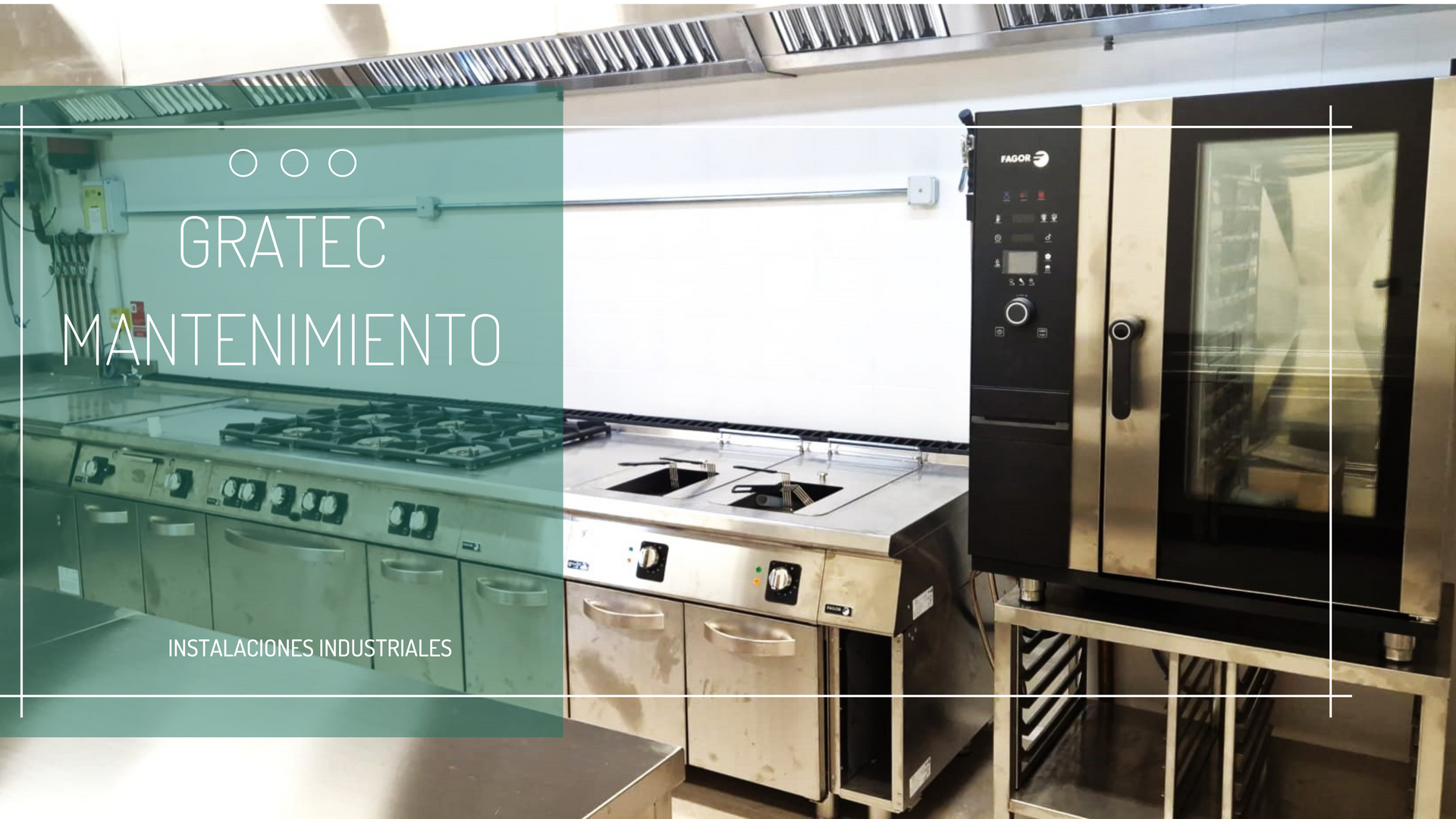 Una cocina con electrodomésticos de acero inoxidable y horno.