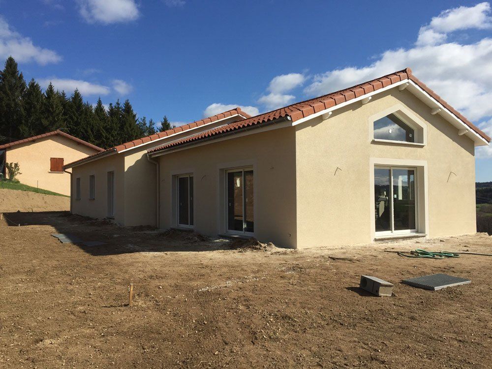 Maison avec enduit beige