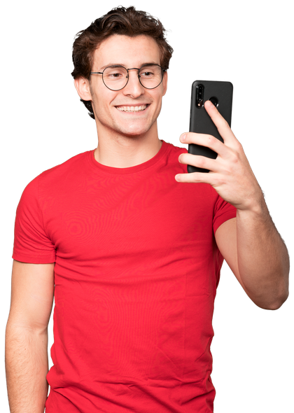 Jeune homme qui regarde son téléphone