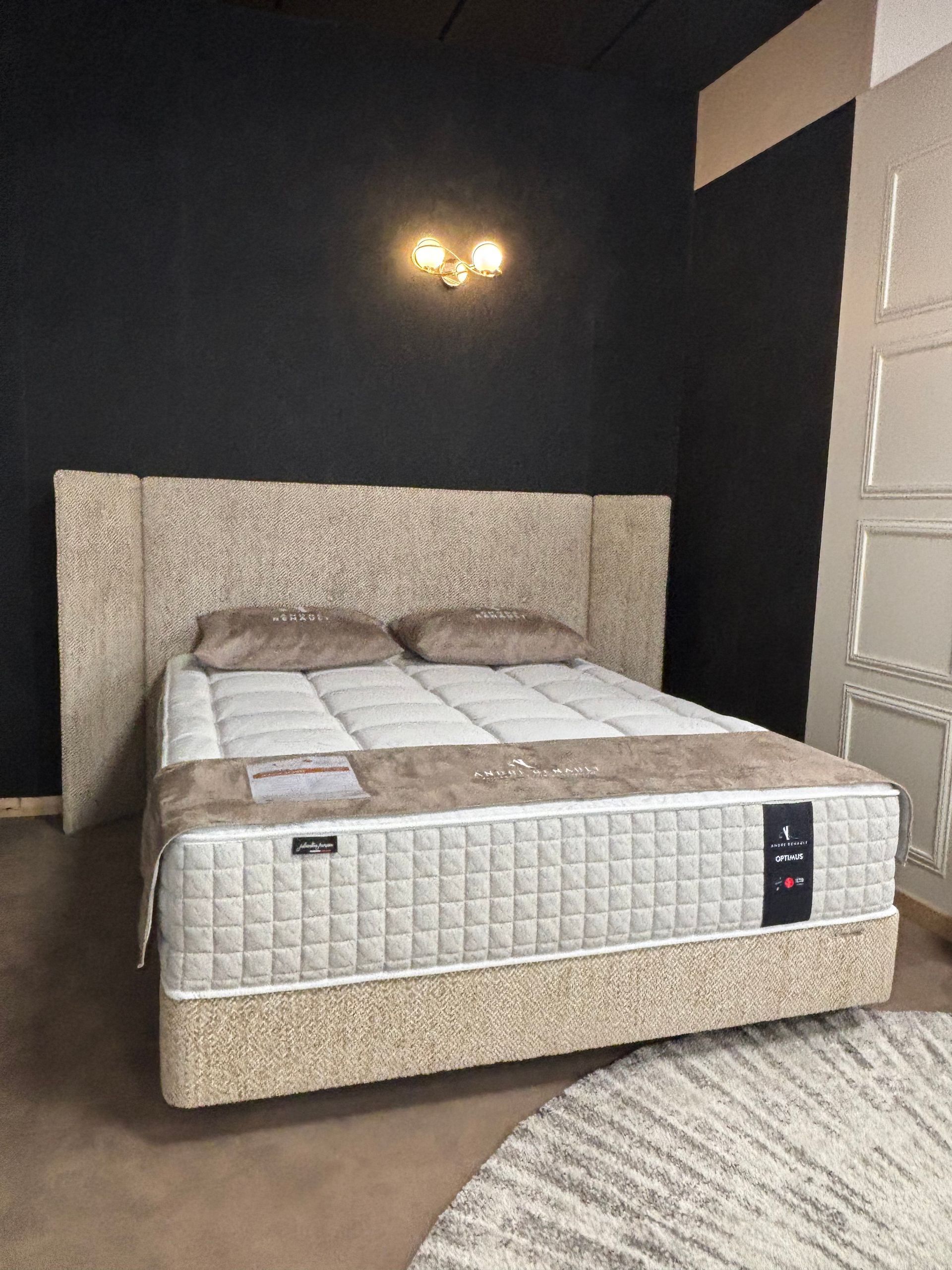Literie avec cadre de lit beige