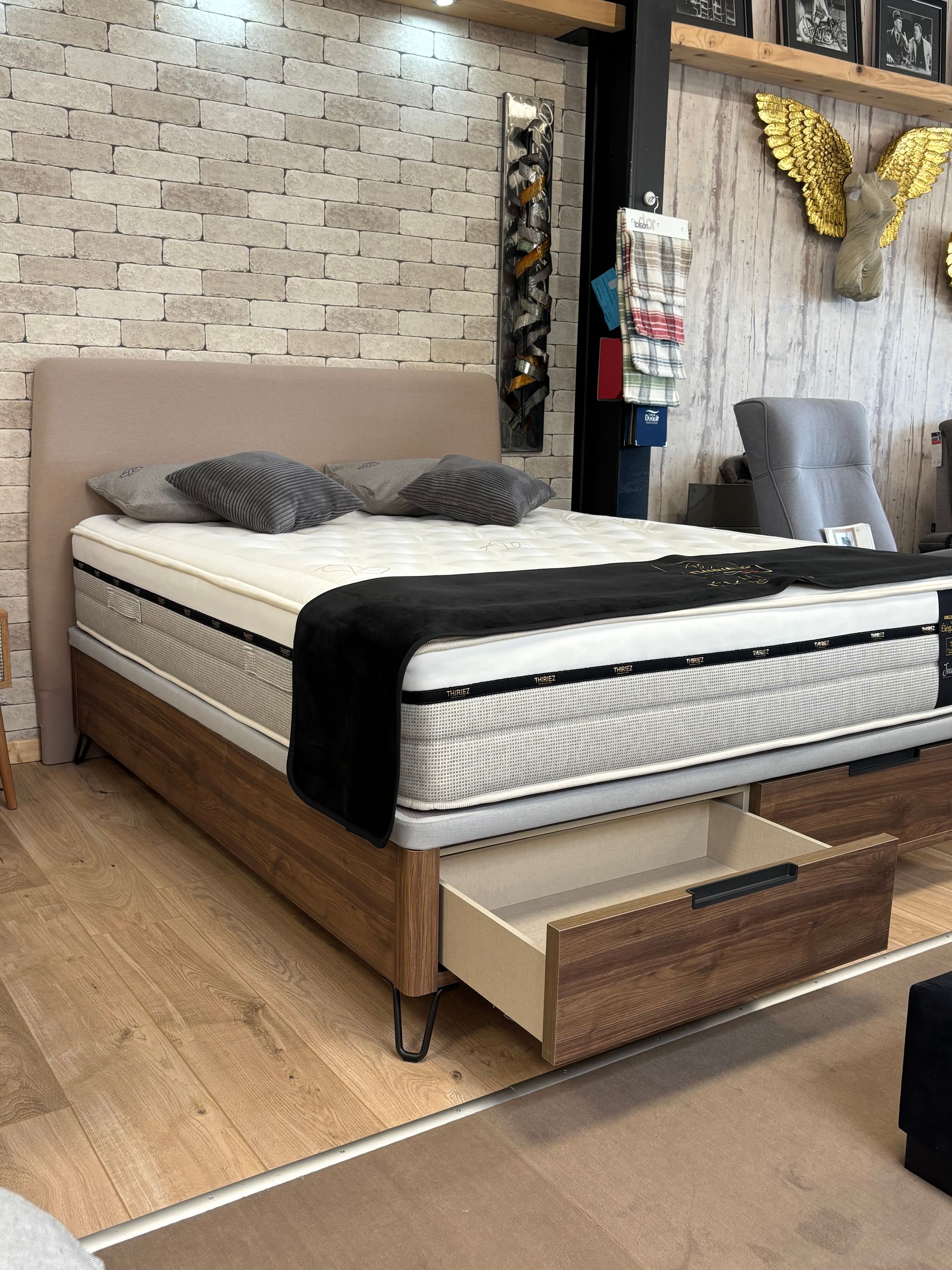 Literie avec matelas en mousse