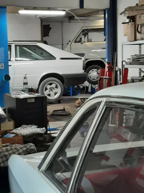 Oldtimer in der Werkstatt