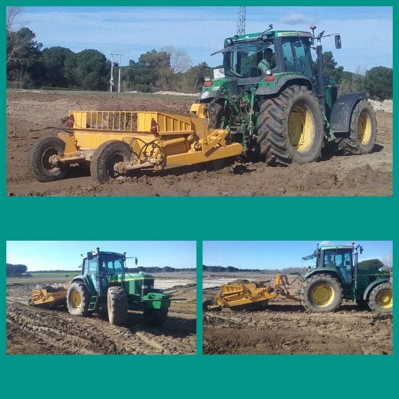 Tractor verde tirando de una niveladora de tierra amarilla en un campo, mostrado en tres vistas de maquinaria agrícola.