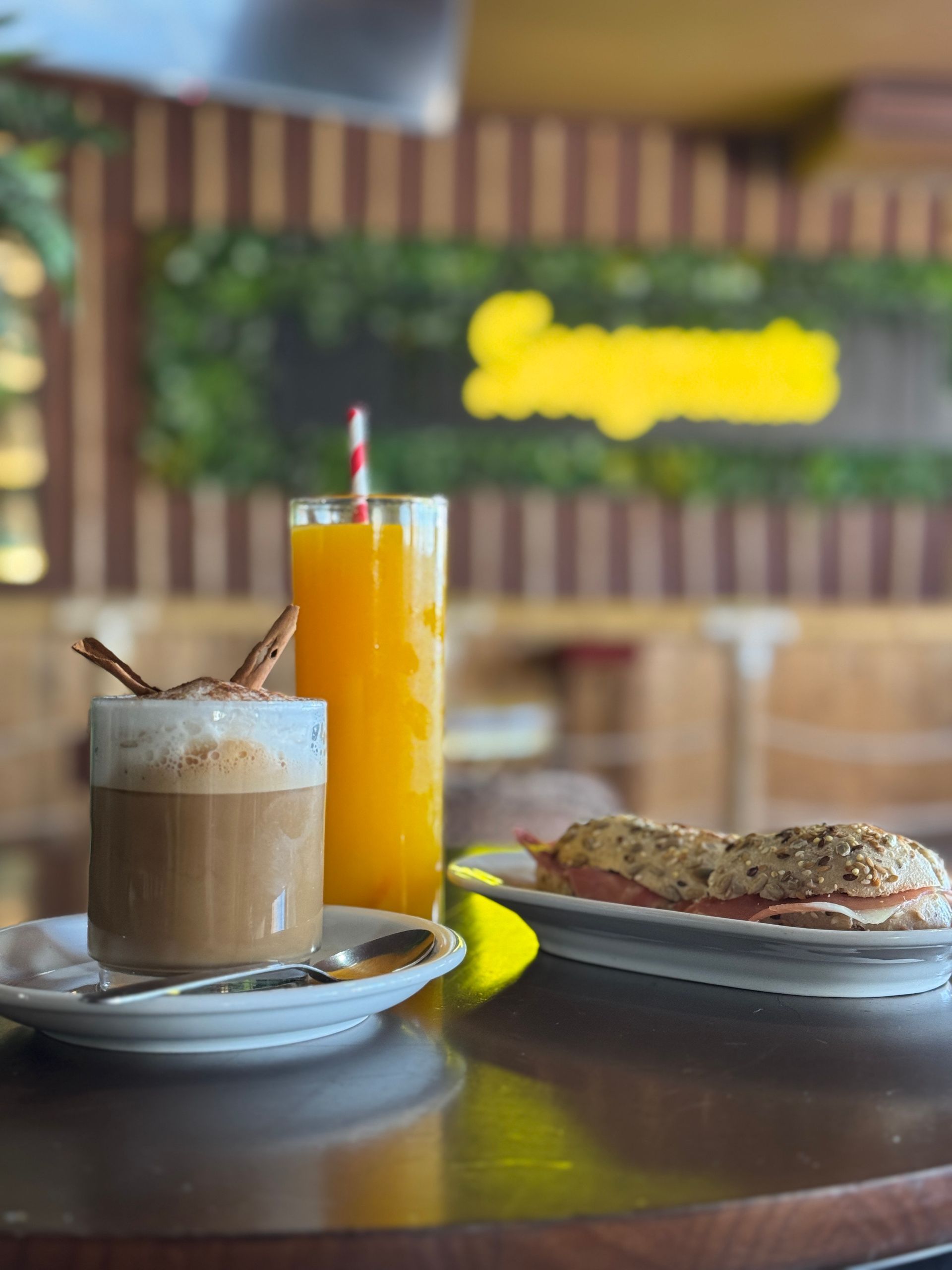 café