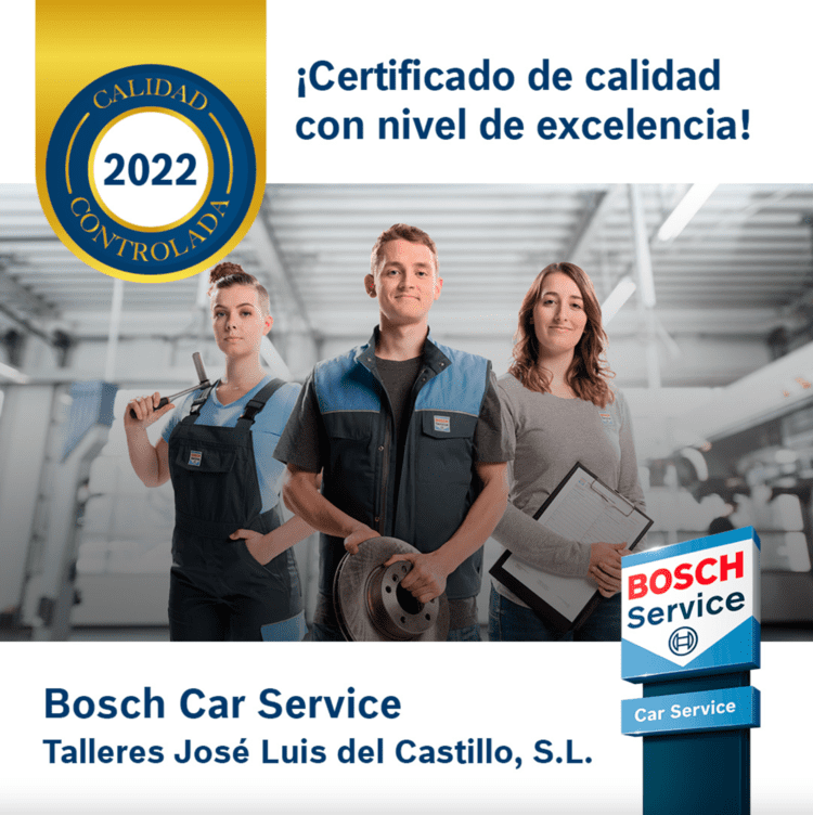 Personal de Bosch Car Service en un taller, donde se puede apreciar el sello de certificación de calidad de 2022 y la señalización de la marca.