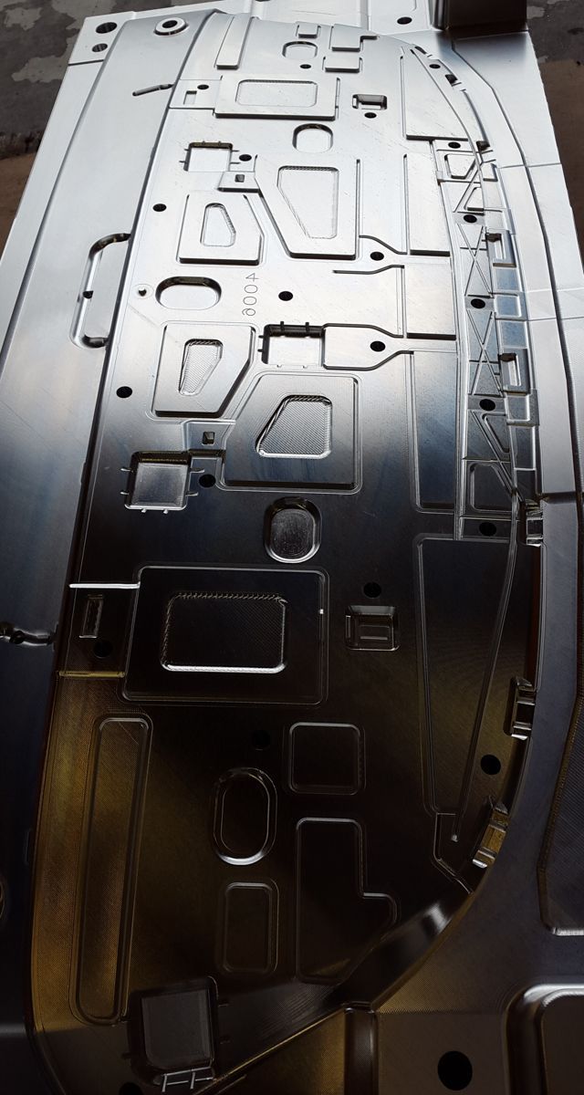 Formenbau, CNC-Fräsen, 5-Achs_fräsen, CNC-Bearbeitung