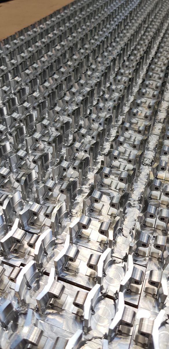 CNC-Bearbeitung, 5-Achs_Fräsen, Serienfertigung, CNC-Fräsen