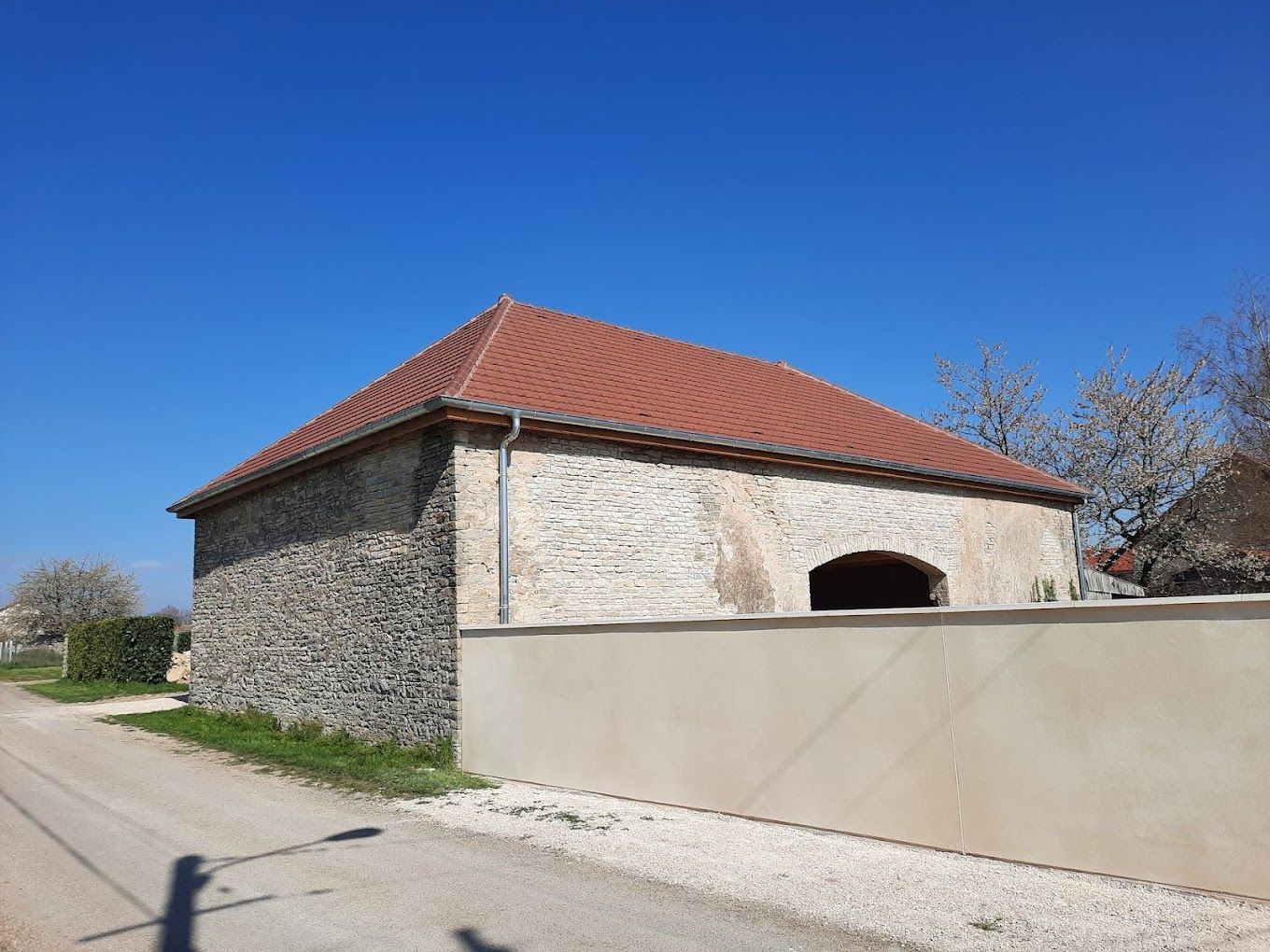 Toiture neuve sur un bâtiment ancien