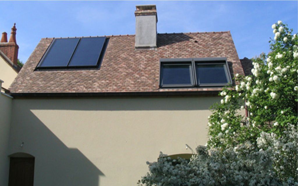 Couverture de toiture avec une fenêtre