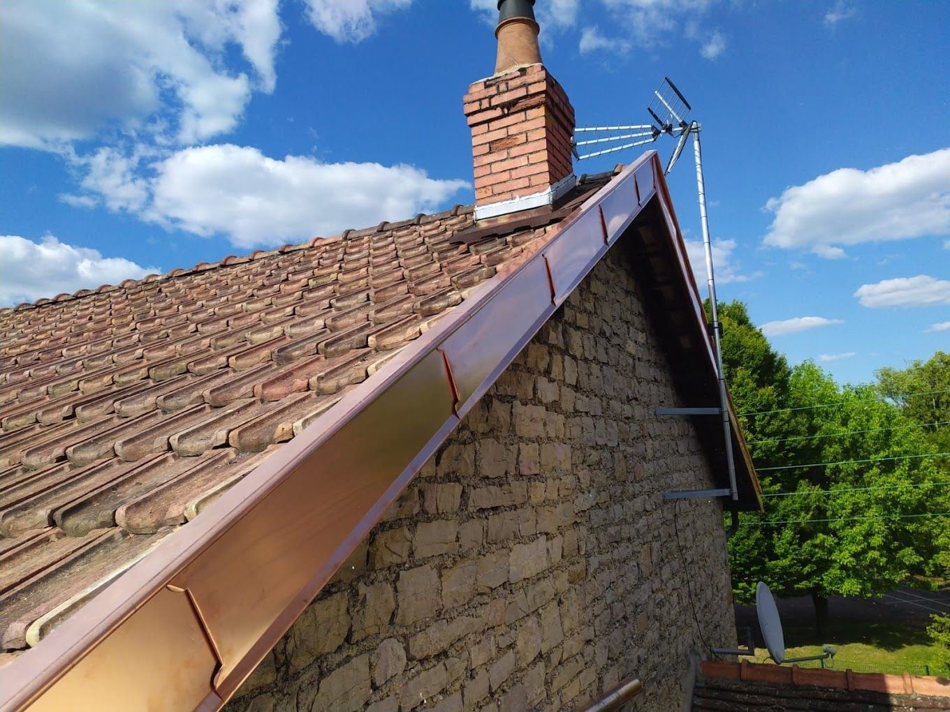 Bardage de toiture couleur bronze