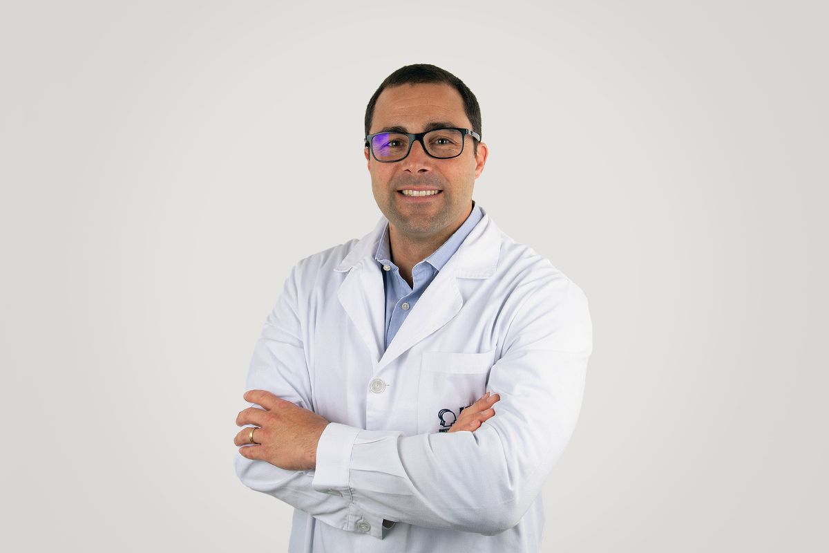 Dr. Tiago Costa