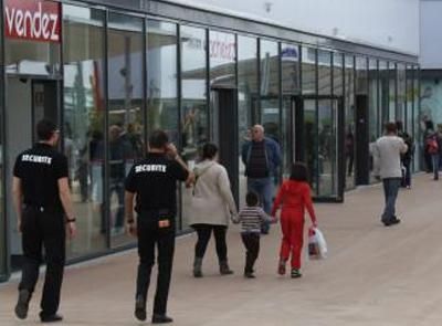 Patrouille en binôme au Centre commercial Green 7
