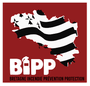 Logo BIPP avec une carte de la Bretagne en noir et blanc