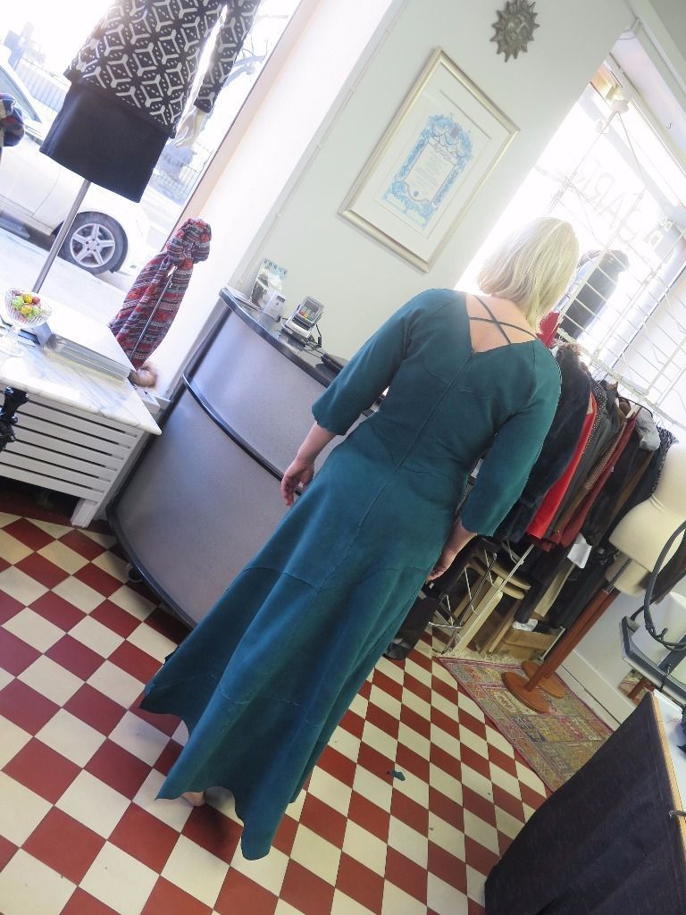 Poromokkamekko Reindeer suede dress