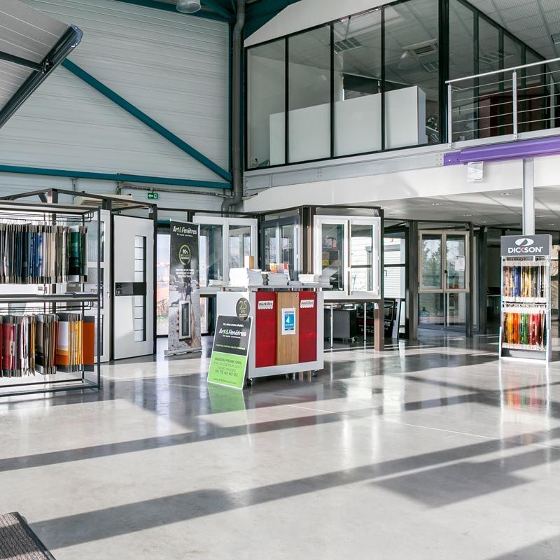 Showroom, échantillons  de fenêtres et toiles de store