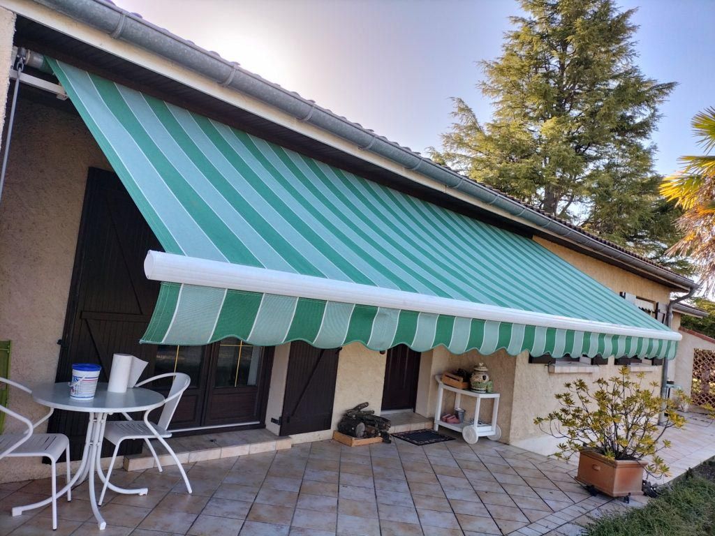 Store extérieur enrouleur manuel