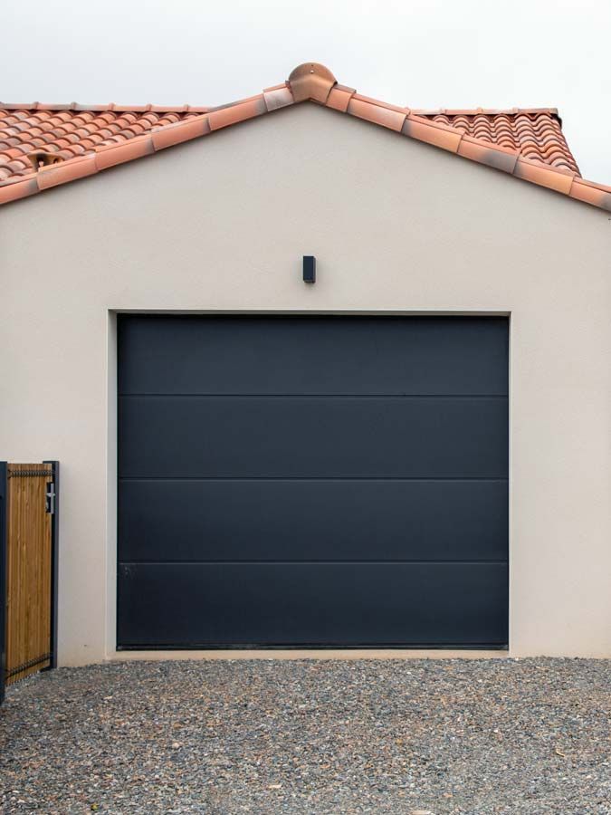 Porte de garage grandes sections