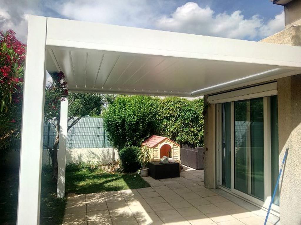 Pergola blanche