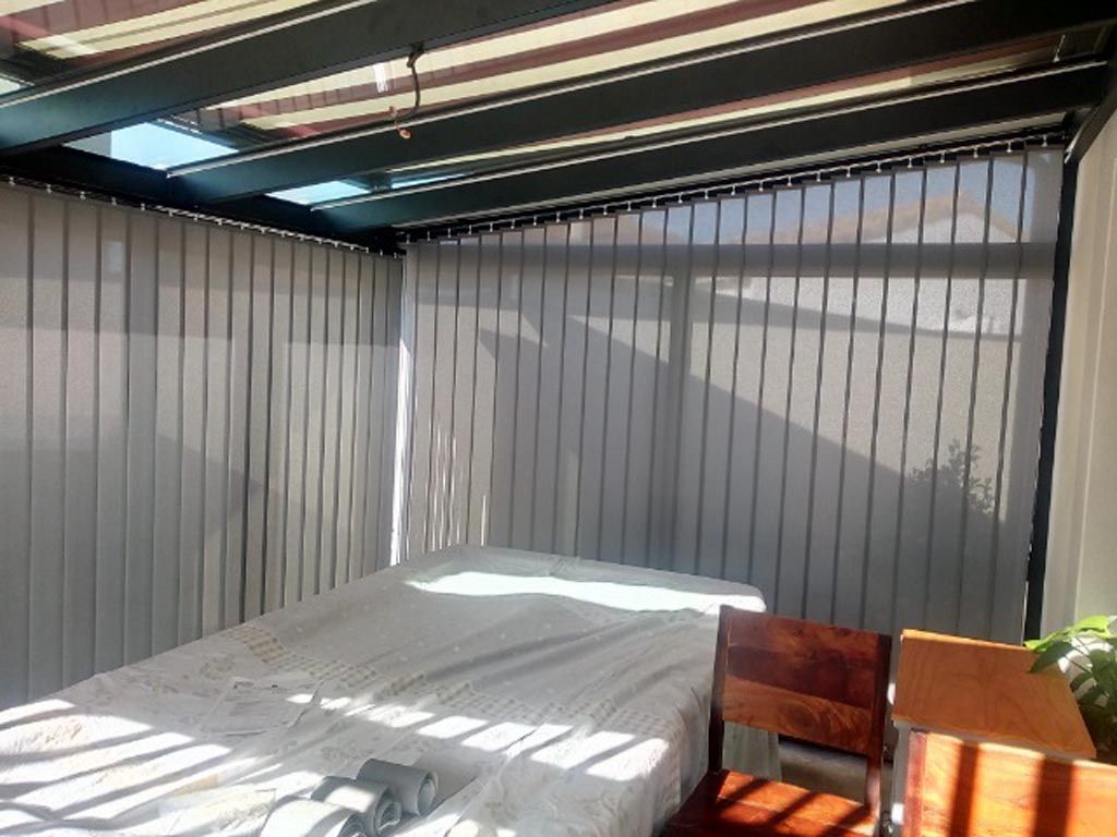 Store californien tamisant sur mesure, vue gauche