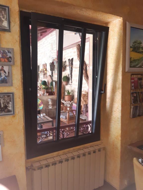 Fenêtre basculante PVC