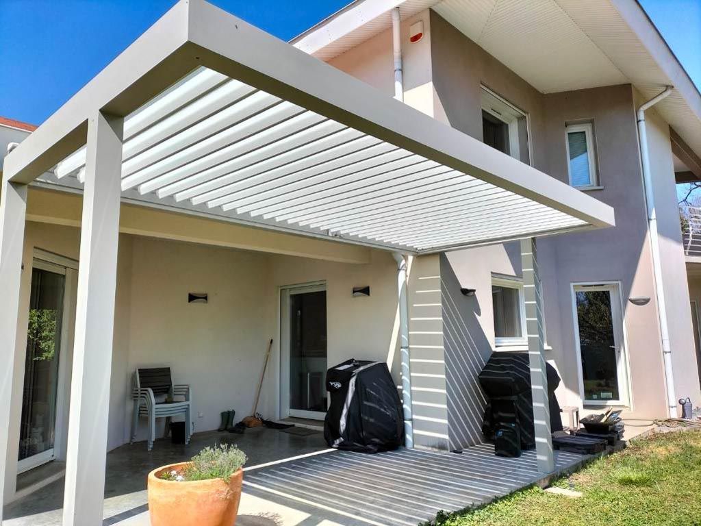 Pergola adossée
