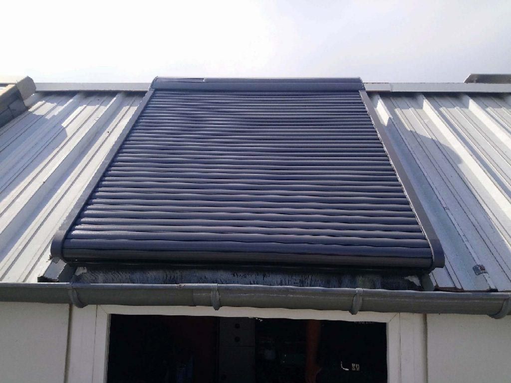 Volet roulant fenêtre de toit