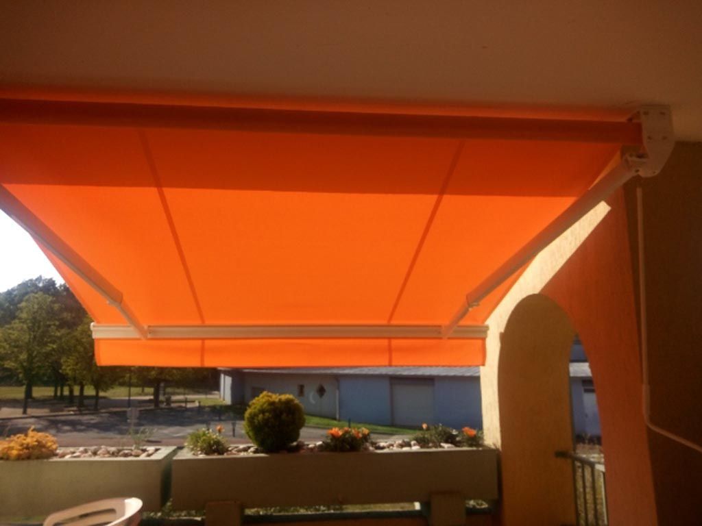 Store extérieur orange