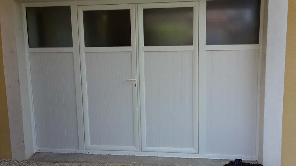 Porte d’entrée avec imposte vitrée