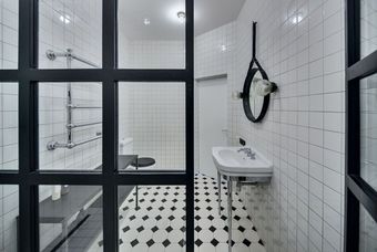 Trennwandsystem in Duschen