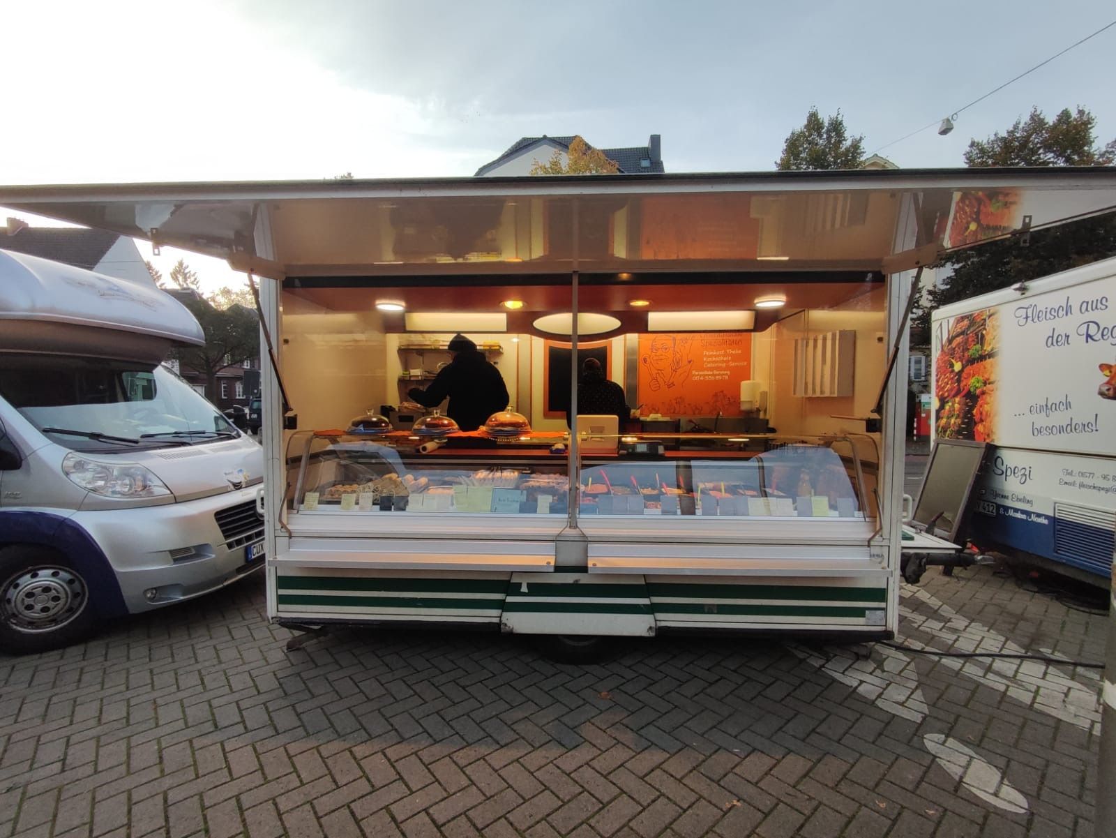 Tamir's Küche, Cateringstand