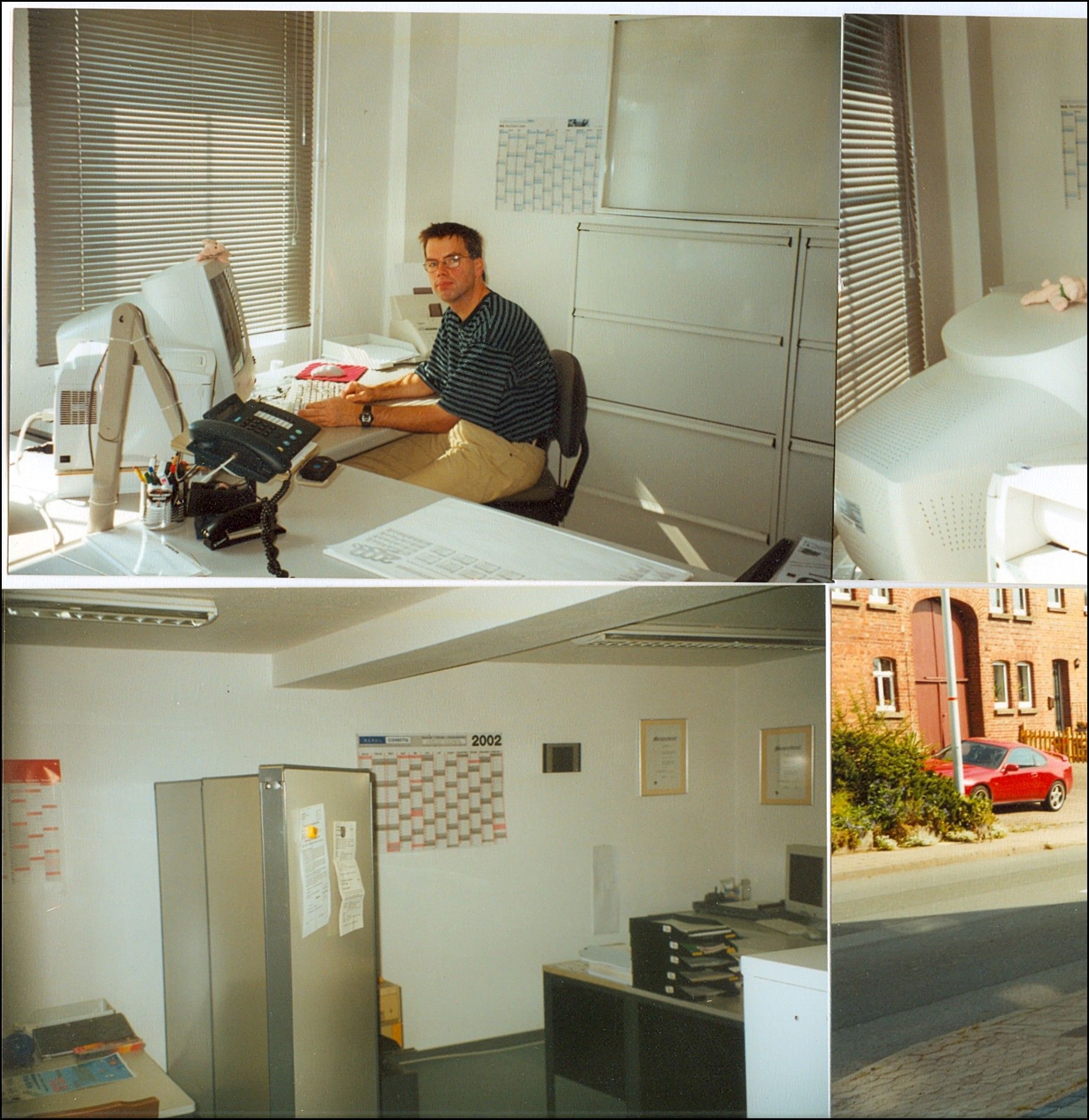 Mann am Schreibtisch im Büro; weiße Regale; weitere Büroaufnahme; Backsteingebäude mit rotem Auto auf der Straße.