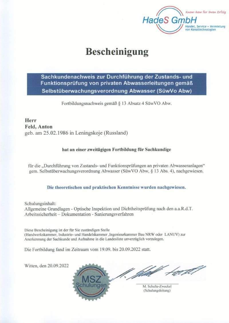 Ein weißes Papier mit blauem Rand und einem MSC-Logo darauf.