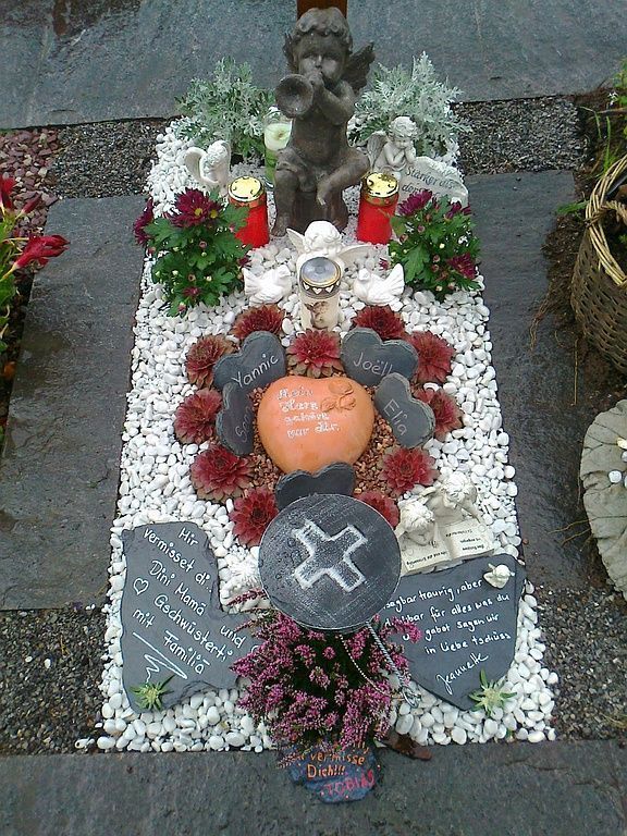 Trauerschmuck - Blumen Vergissmeinnicht GmbH in Unterterzen