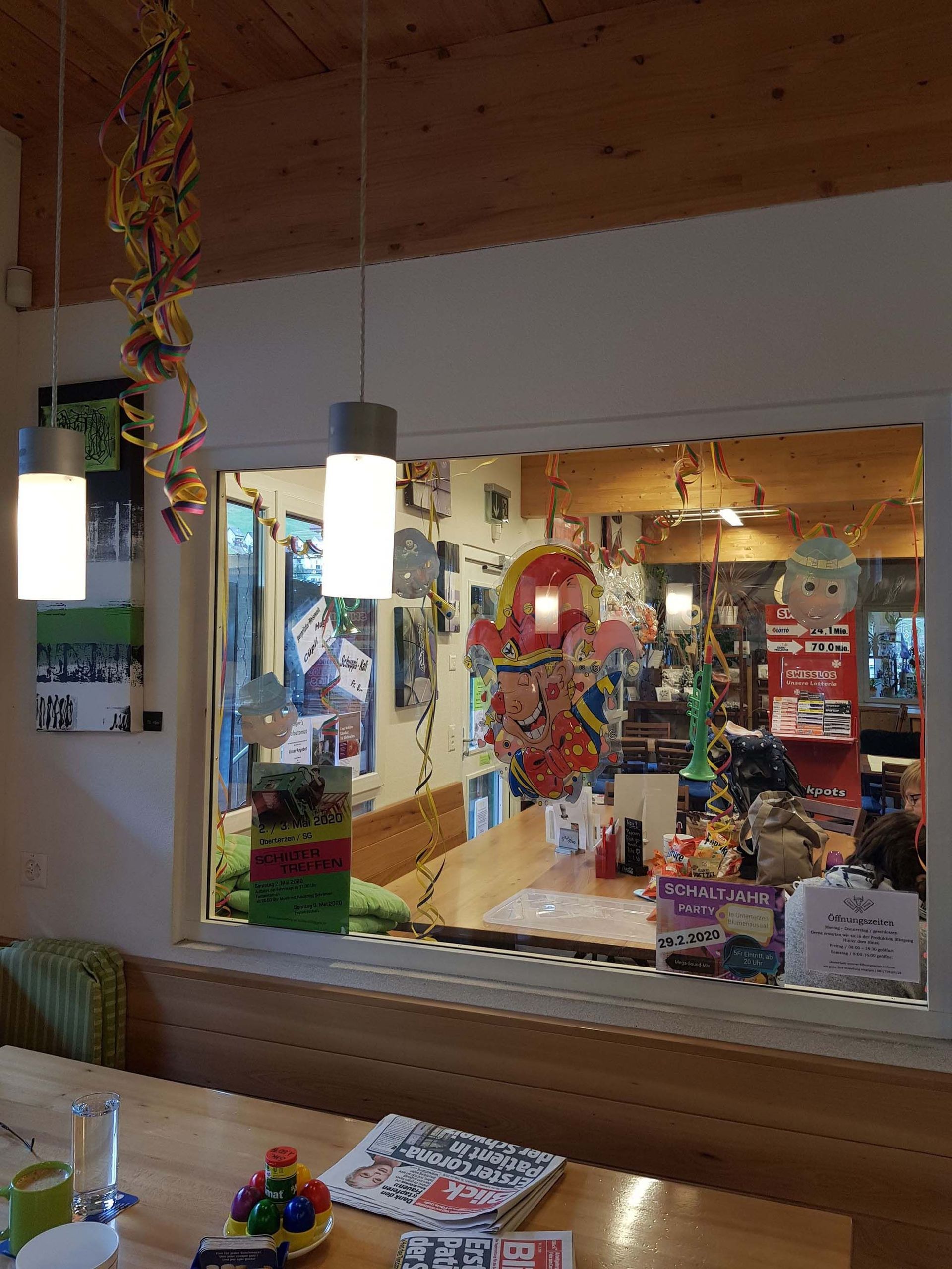 Take away, Café und Kisok - Blumen Vergissmeinnicht GmbH in Unterterzen