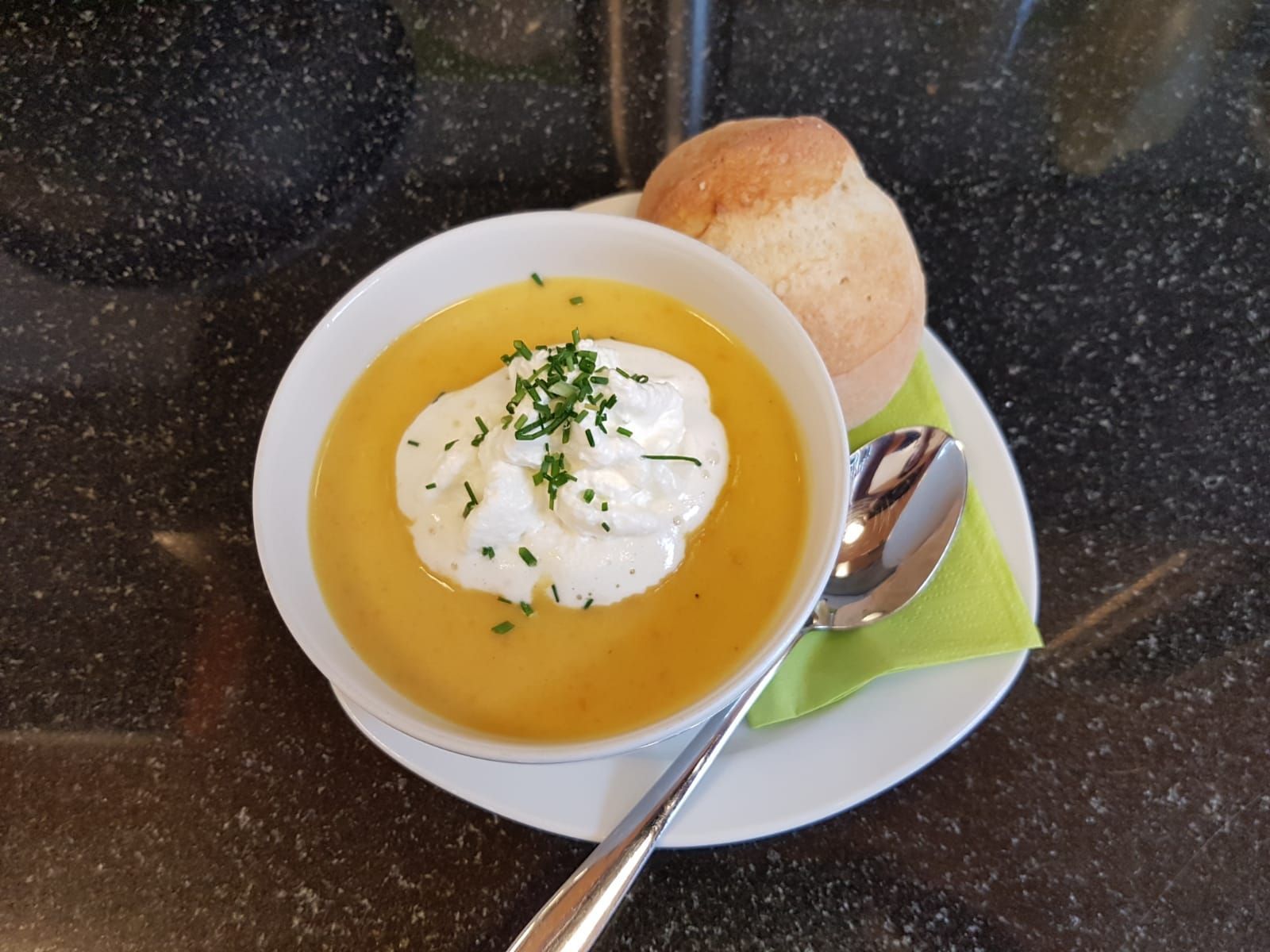 Take away, Café und Kisok - Blumen Vergissmeinnicht GmbH in Unterterzen
