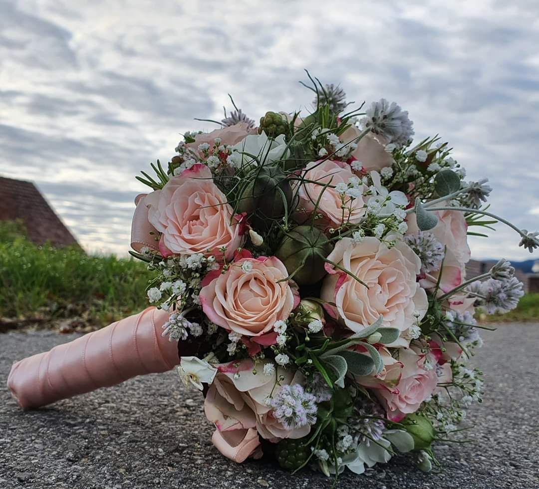 Blumenstrauss Blumenladen - Blumen Vergissmeinnicht GmbH in Unterterzen