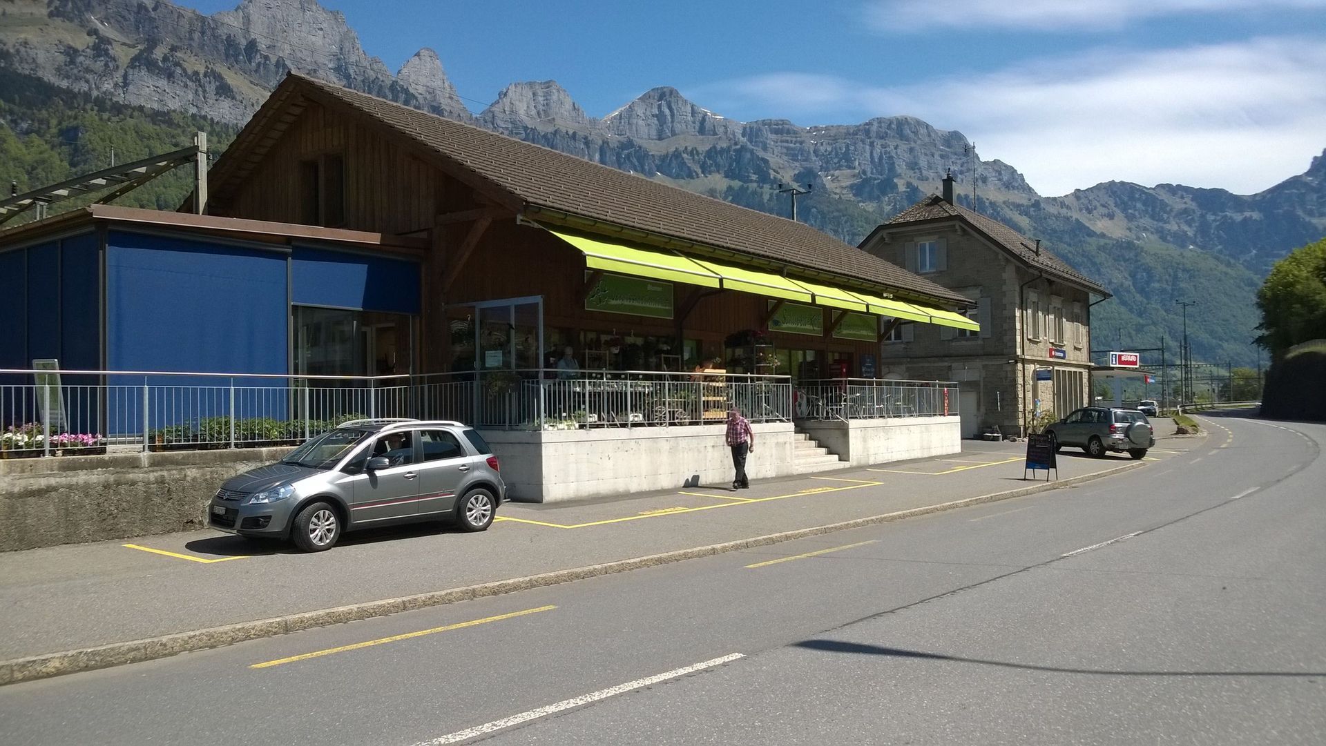 Take away, Café und Kisok - Blumen Vergissmeinnicht GmbH in Unterterzen