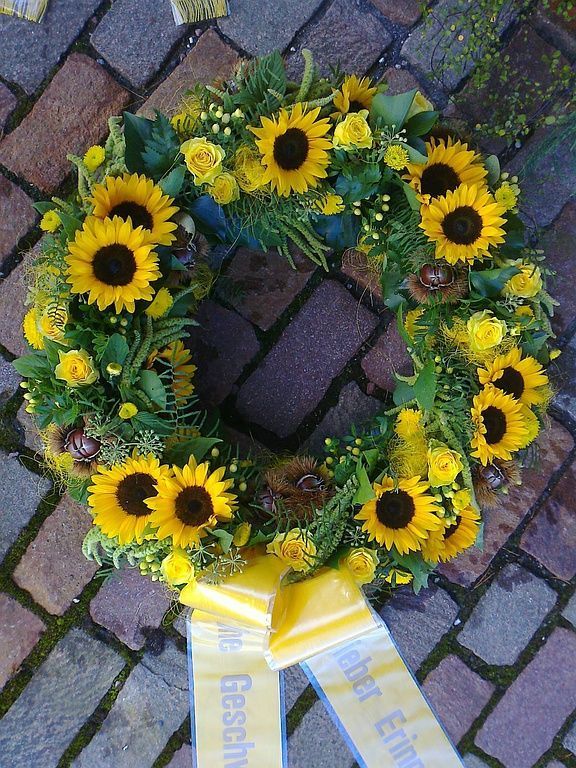 Trauerschmuck - Blumen Vergissmeinnicht GmbH in Unterterzen