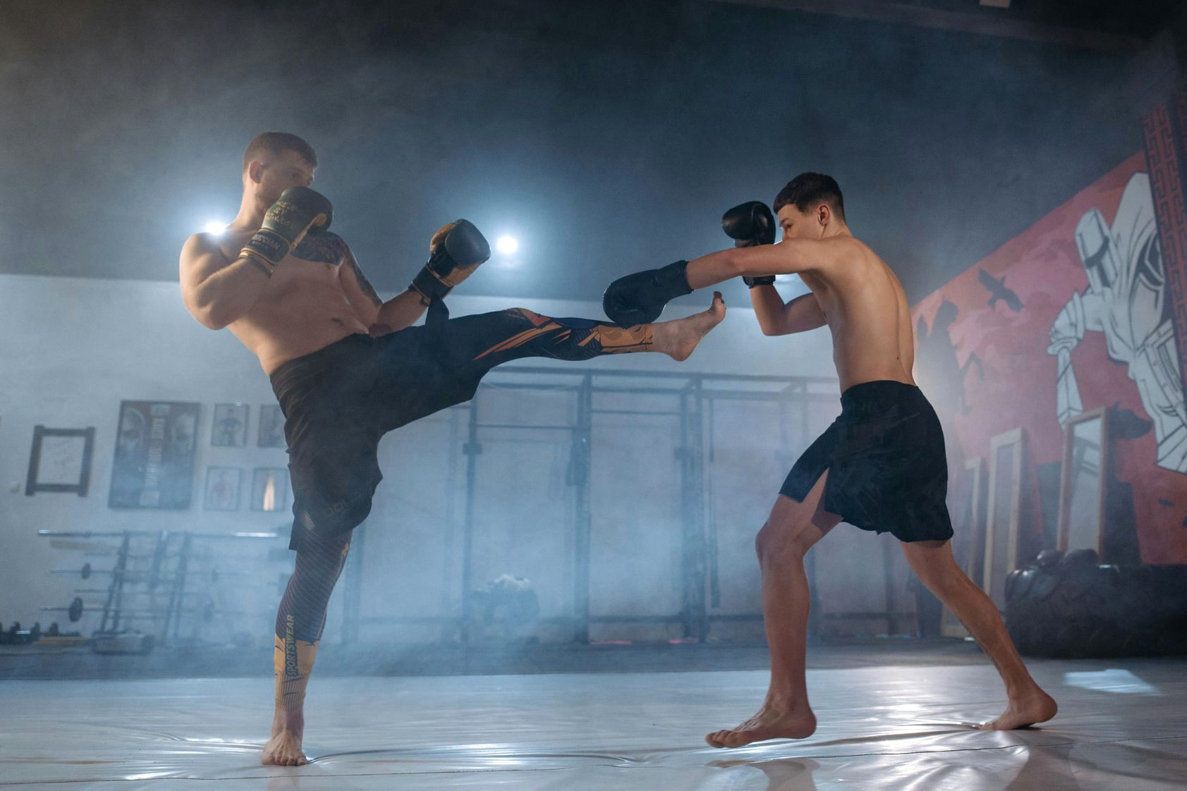 KICK BOXING/MUAY THAI: