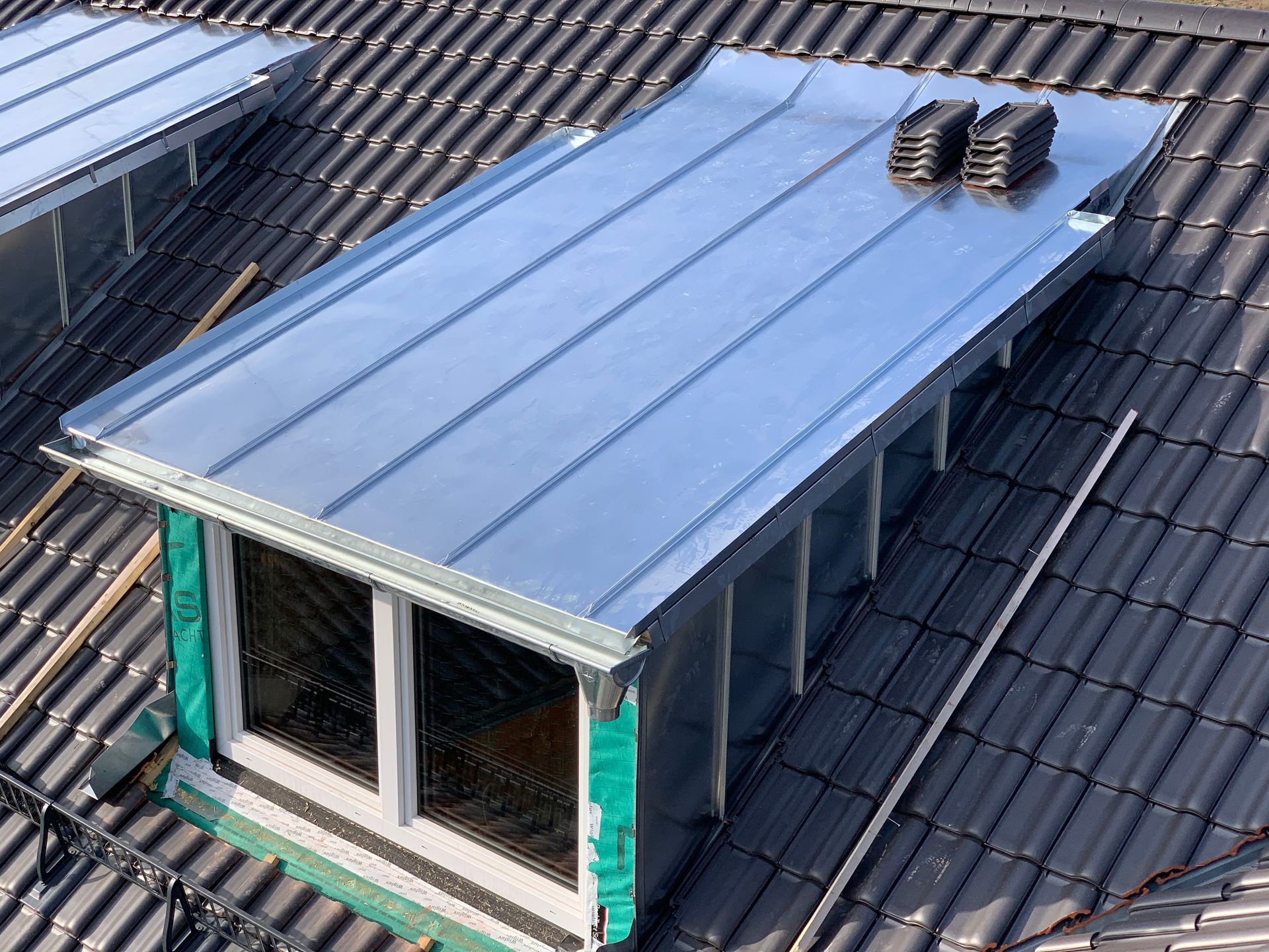 Spenglerarbeiten bei einer Dachgaube