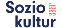 Sozio-Kultur-Logo in Blau und Rot auf weißem Hintergrund