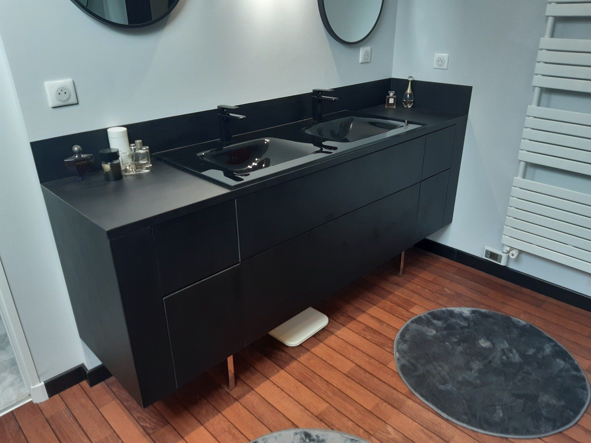 Meubles en bois ou en PVC