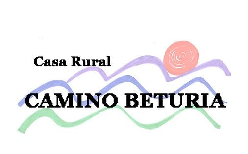 Un logotipo para casa rural camino beturia con montañas y un sol.