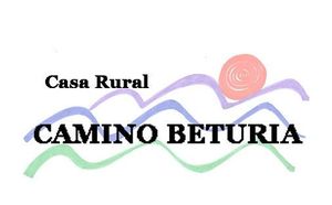 Un logotipo para casa rural camino beturia con montañas y un sol.